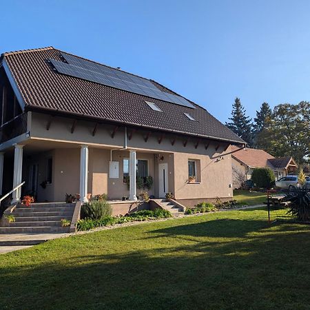 Viragos Apartman Balatonszárszó Extérieur photo