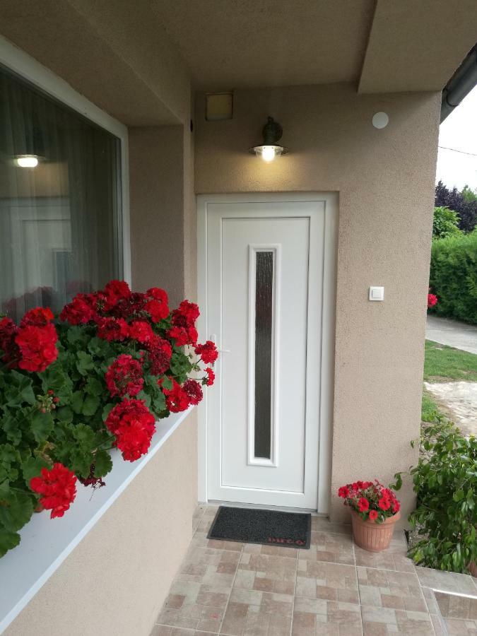 Viragos Apartman Balatonszárszó Extérieur photo