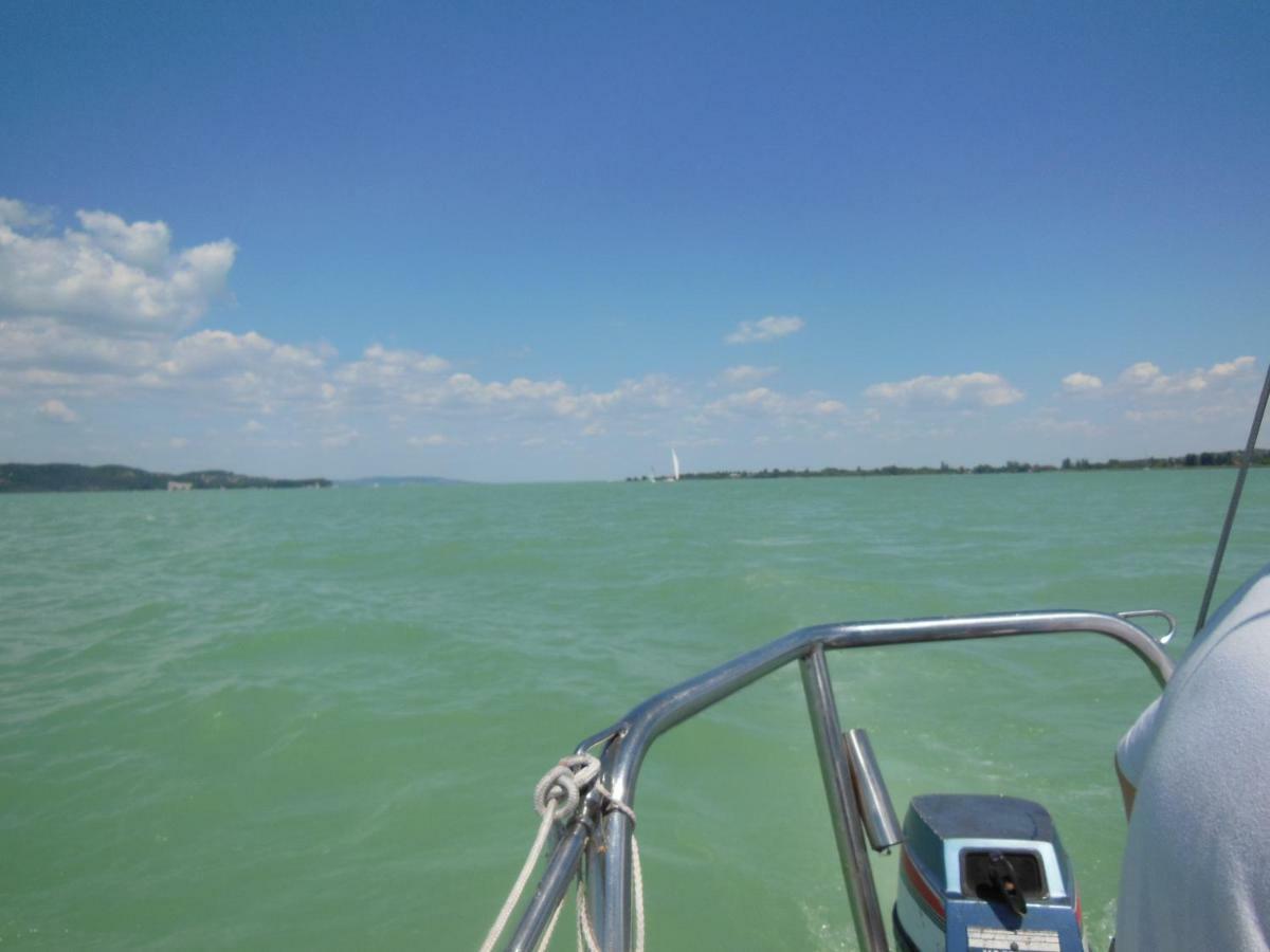 Viragos Apartman Balatonszárszó Extérieur photo