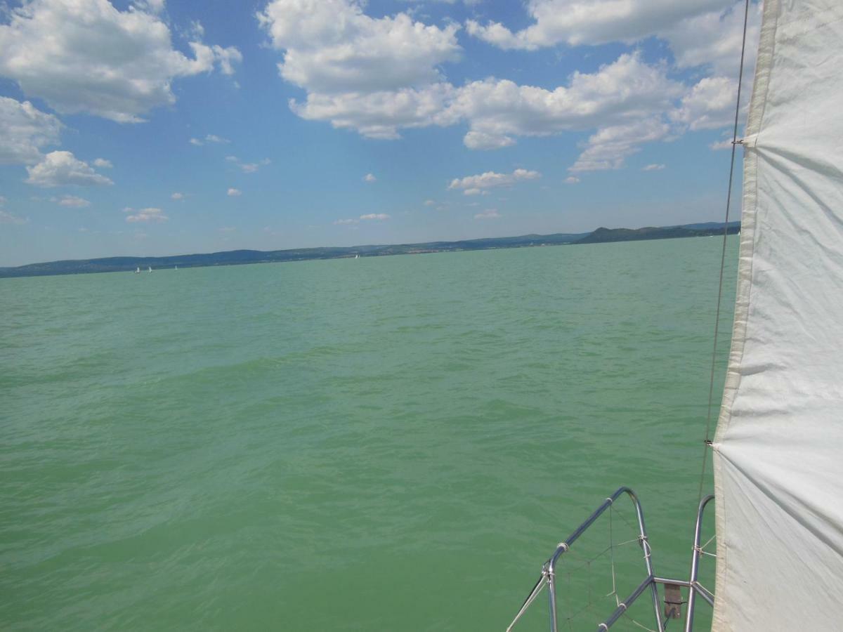 Viragos Apartman Balatonszárszó Extérieur photo